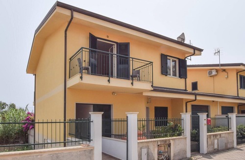 Porto Salvo House | Gorgeous home in Melito Porto Salvo