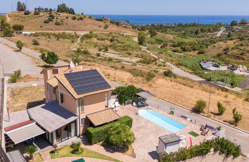Trabia House | Gorgeous home in Trabia