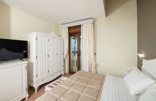 Licola Mare Hotel | Grand Hotel Le Château