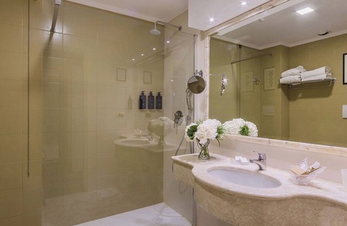 Grottasanta Hotel | Grand Hotel Villa Politi