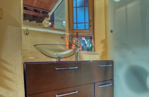 Spoleto Apartment | GrandTourSuiteHome, Spoleto, romantic comfort apartment in historic center