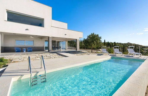 Siculiana Villa | Great villa with pool and sea view