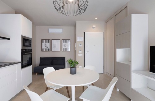 Santa Flavia Apartment | ‘Grecale’ Apartment with Balcony, Wi-Fi and Air Conditioning