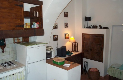 Leni Apartment | Green studio apartment in Salina Aeolian Islands 900 meters from the sea