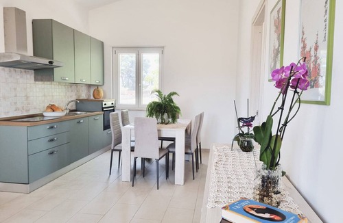 Isola di Capo Rizzuto House | GreenHouse|Fenced and air-conditioned detached villa surrounded by greenery