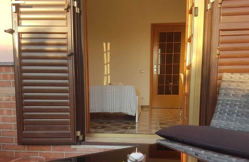 Isola Villa | ground floor villa with garden free wi-fi free parking.