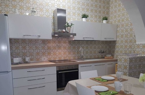 Isola Villa | ground floor villa with garden free wi-fi free parking.