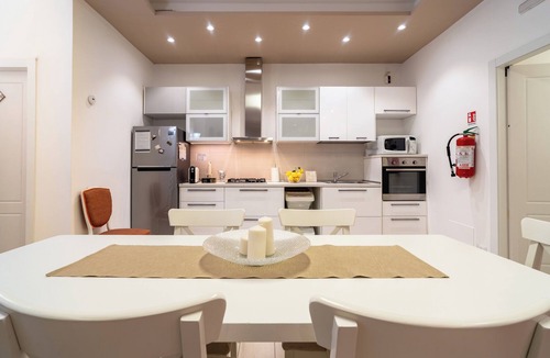 Villagonia House | Guest Home RoSe - Comfort room