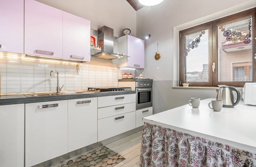 Torre Archirafi Apartment | GuestHost - Bright and independent apartment of about 160 sqm, on two levels, ideal for groups of up to 6 people looking to relax.Located in a central and well-served area, the apartment is just 100 meters from the seafront, where you'll find a bike path