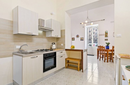 Corso dei Mille - Sant'Erasmo Apartment | GuestHost - Corso dei Mille Railway Apartment