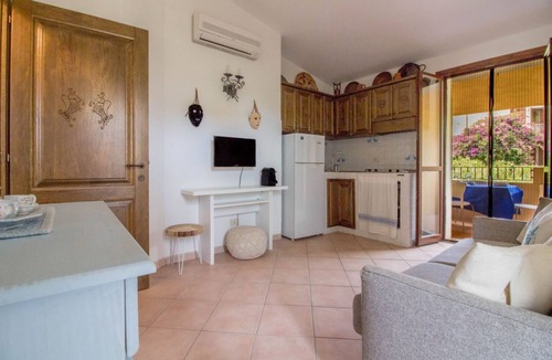 San Pantaleo Apartment | GuestHost - Cozy 55 sqm apartment, ideal for 3 people, located on the first floor of a building without a lift.The property is located in San Pantaleo, a charming village in the hinterland of the Costa Smeralda, which combines the authentic charm of loca