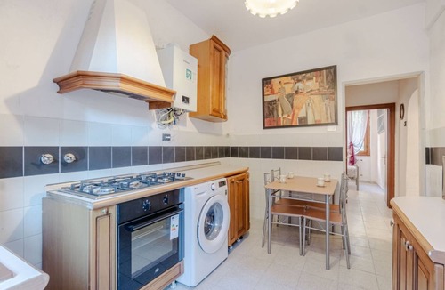 San Fruttuoso Apartment | GuestHost - Cozy 65 sqm apartment for 3 people, located on the raised first floor of a building without an elevator, featuring a charming terrace ideal for relaxing. The property is situated on Via delle Rovare, a quiet and strategic location close to th