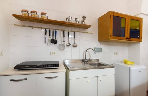 Cannole Apartment | GuestHost - Paola House