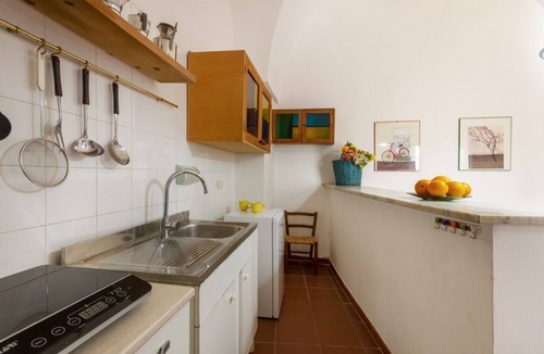 Cannole Apartment | GuestHost - Paola House