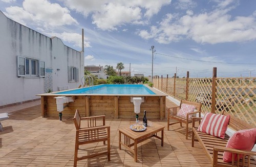 Rilievo Apartment | GuestHost - Villa ChiGa Apartment with Veranda, Pool and Parking