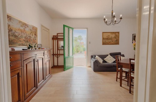 Rilievo Apartment | GuestHost - Villa ChiGa Apartment with Veranda, Pool and Parking