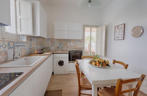 Rilievo Apartment | GuestHost - Villa ChiGa Apartment with Veranda, Pool and Parking
