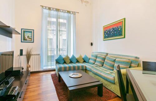 Centro Storico Apartment | GuestHost - Vittorio Emanuele & Via Roma Colorful Apartment