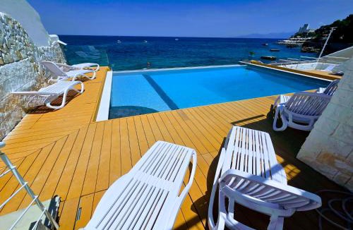 Santa Flavia Apartment | Hammam with Sea Access & Shared Pool