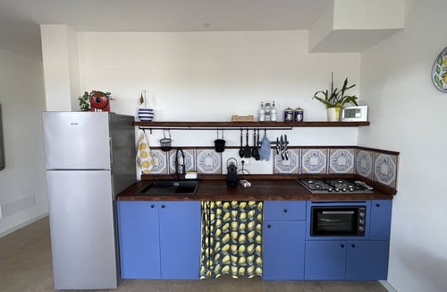 Ognina Apartment | Heart of Ognina - Hibiscus - Apartment with garden facing the sea