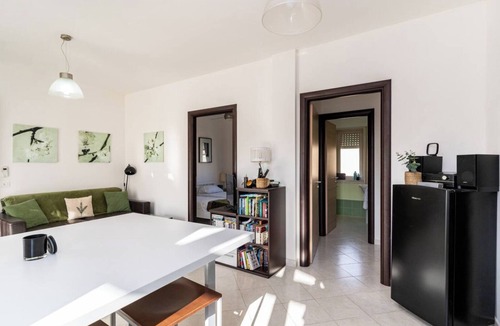 Contrada Difesa II VV Apartment | High-Speed Internet, large roof terrace (& outdoor kitchen), two beds, two bath.