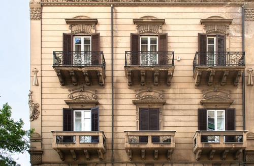 Borgo Vecchio Apartment | Historic stay on harbor, city center walk (5 min)