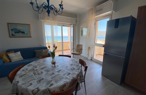 Marinella di Sarzana Apartment | Holiday Apartment "Casa Bea Marinella" with Sea View and Balcony