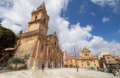 Ragusa Apartment | Holiday Apartment "Casa Carmela 53" with Wi-Fi and Air Conditioning