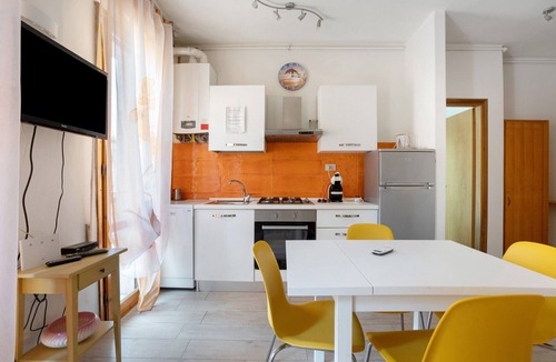 Ex Campo d'Aviazione Apartment | Holiday Apartment 'Coral House Viareggio' with Balcony