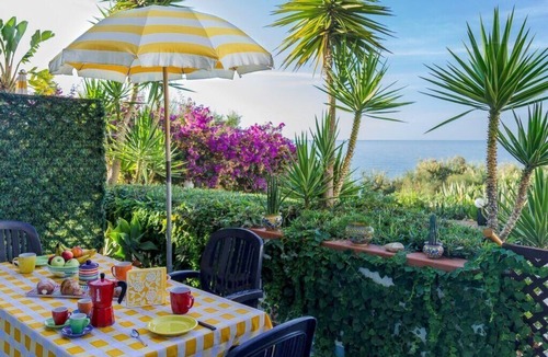 Sciacca Apartment | Holiday Apartment in Sciacca with Terrace, Garden and Barbecue