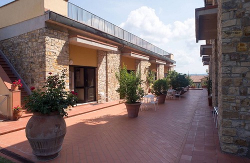 San Donato in Poggio House | Holiday Home in San Donato with Vineyard Views