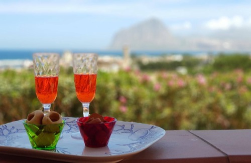 Tonnara di Bonagia House | Holiday house Tonnara San Cusumano for 6 - 12 persons with 3 bedrooms - Holiday home