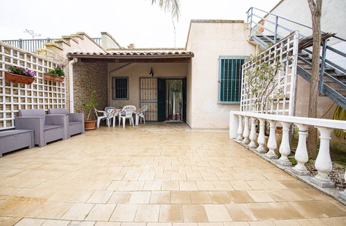 La Strea House | Holiday home 20 meters from the sea