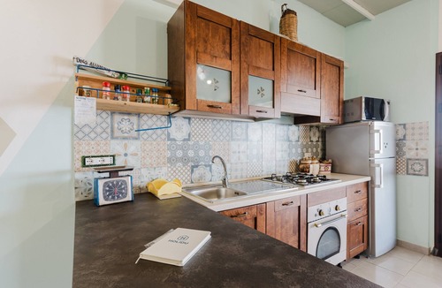 Partinico Apartment | Holiday Home 'Angela' with Sea View, Wi-Fi and Air Conditioning