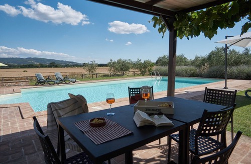 Perugia House | Holiday Home 'Antica Casa del Borgo' with Pool, Wi-Fi and Air Conditioning