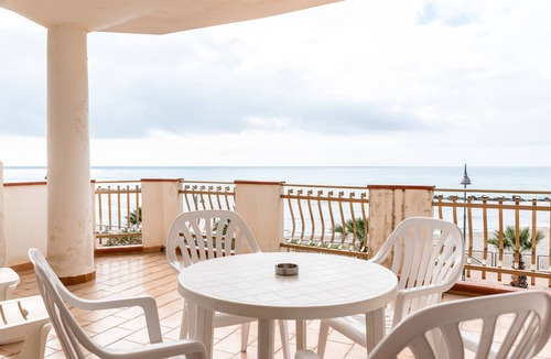Seccagrande House | Holiday Home 'Appartamento B - Le Terrazze' with Sea View, Wi-Fi and Air Conditioning