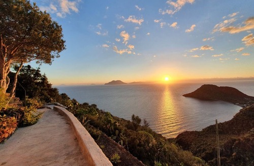 Filicudi Porto House | Holiday Home 'Bilocale Libeccio' with Sea View, Private Terrace and Air Conditioning
