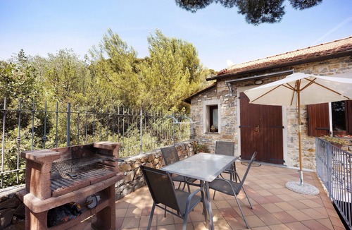 Diano San Pietro House | Holiday Home 'Casale Filiberto' with Sea View, Terrace & Wi-Fi