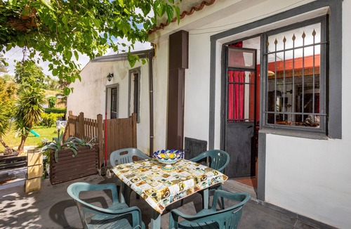 Piedimonte Etneo Apartment | Holiday Home 'Cantina' with Sea View, Wi-Fi and Air Conditioning