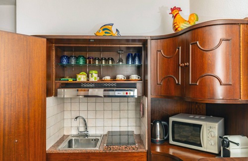 Taormina Apartment | Holiday Home 'Casa Florio' with Shared Terrace, Wi-Fi and Air Conditioning