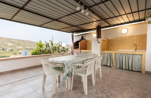 Realmonte House | Holiday Home 'Casa Montereale' with Sea View, Private Terrace and Wi-Fi