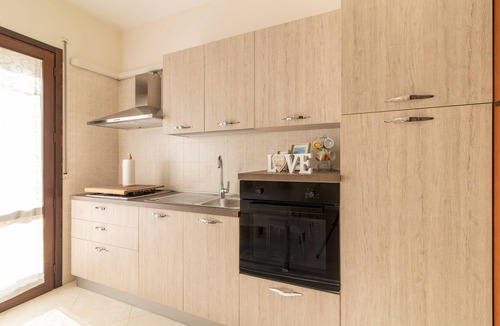 Trapani House | Holiday Home "CJ Sea Home" near the Beach with Sea View, Shared Terrace & Wi-Fi