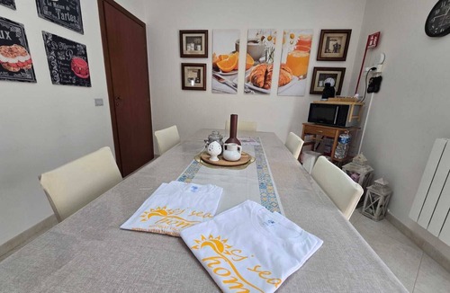 Trapani House | Holiday Home "CJ Sea Home" near the Beach with Sea View, Shared Terrace & Wi-Fi