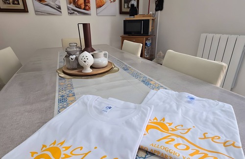 Trapani House | Holiday Home "CJ Sea Home" near the Beach with Sea View, Shared Terrace & Wi-Fi