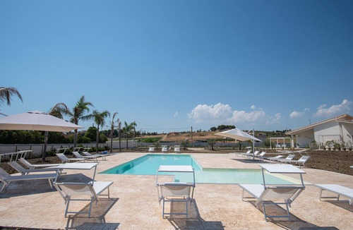Menfi House | Holiday Home 'Gioberta 2' with Garden, A/C & Wi-Fi