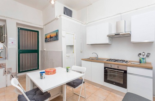Cibali Apartment | Holiday Home 'Happy New' with Air Conditioning
