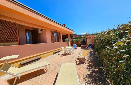 Solfarelli House | Holiday Home Helle mediterrane Villa mit Veranda und Garten by Interhome