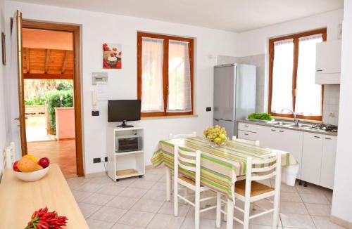 Solfarelli House | Holiday Home Helle mediterrane Villa mit Veranda und Garten by Interhome