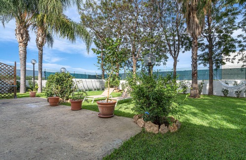 Syracuse Villa | Holiday Home 'Il Villino di Cetty' with Private Pool, Wi-Fi and Air Conditioning
