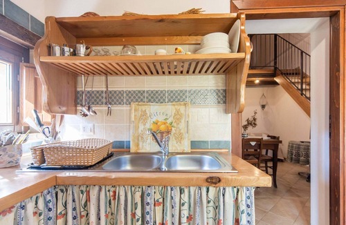 Stilo House | Holiday Home in Guardavalle by River